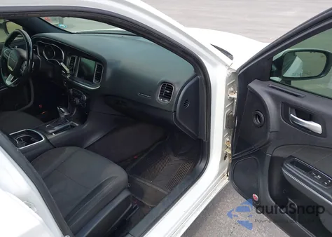 2016 Dodge Charger Sxt z USA, uszkodzony, nr VIN 2C3CDXHG9GH241898